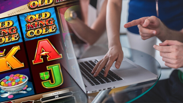 Online Slot Machine Game Reels, Friends Gathered by Computer