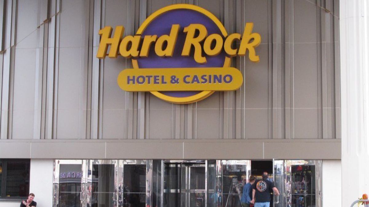 Hard Rock Front Entrance