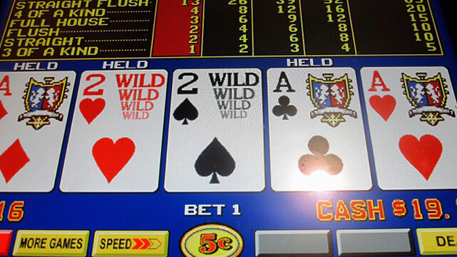 Mesin Video Poker Deuces Liar