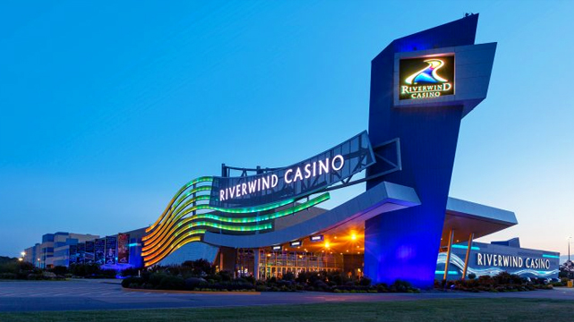 ด้านนอกของคาสิโน Riverwind ในโอคลาโฮมา