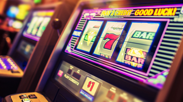 Tampilan dekat dari Mesin Slot Tiga Gulungan