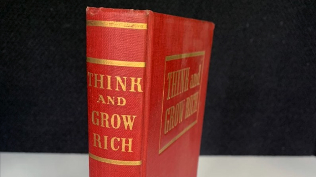 Buku Think and Grow Rich orisinal oleh Napoleon Hill