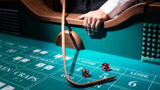 Craps Dealer и Craps Stick